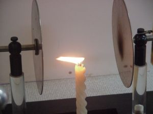 La llama eléctrica de una vela